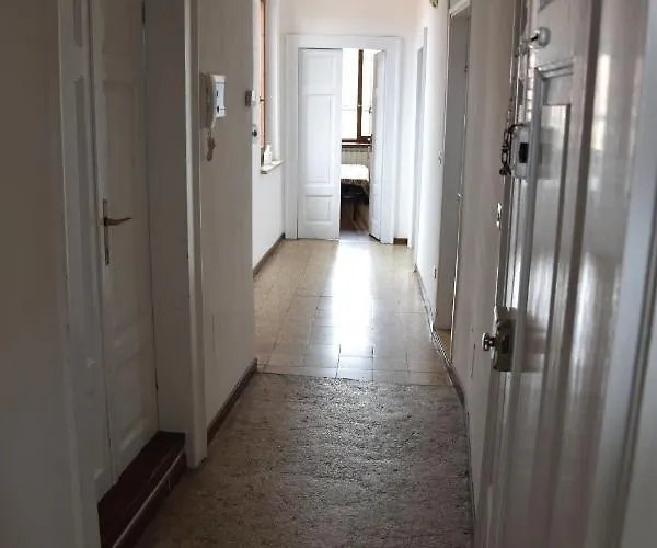 Bed and Breakfast In Center Βερόνα