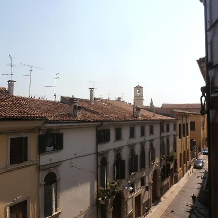 In Center * Verona