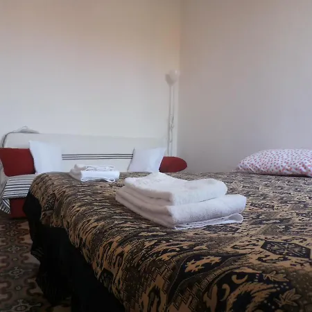 In Center Bed & Breakfast *